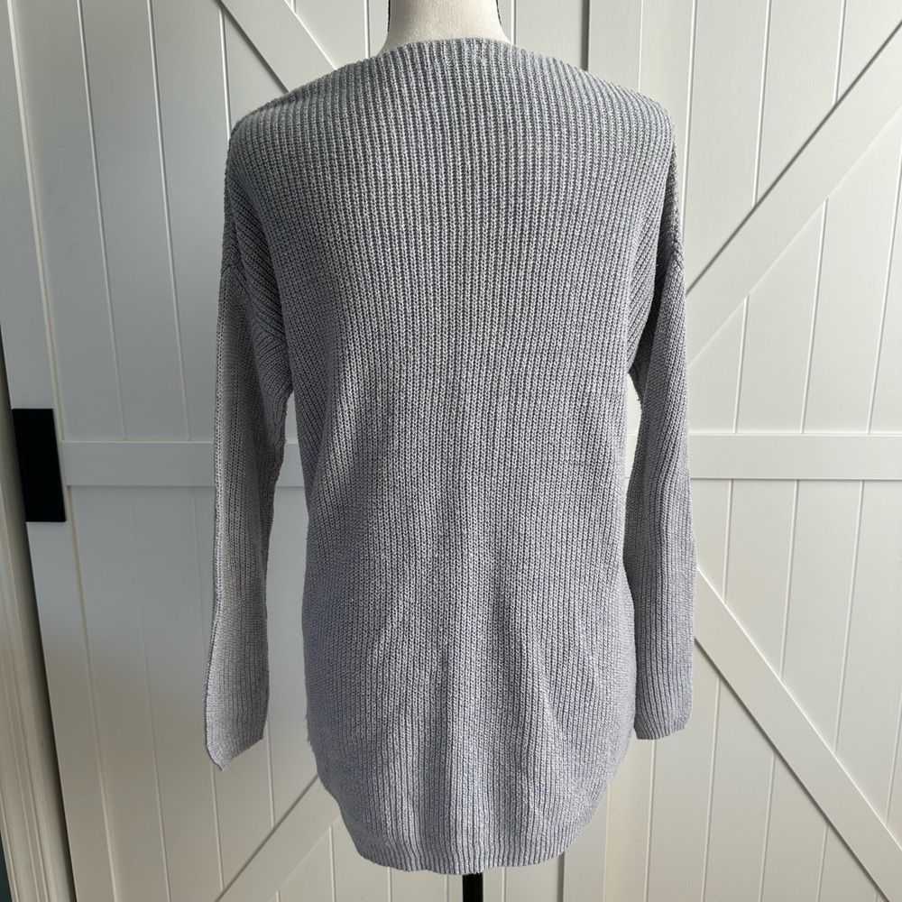 Old Navy Gray Textured Women's Tunic Sweater Small V-Neck Cozy Knit Pullover - Picture 3 of 5